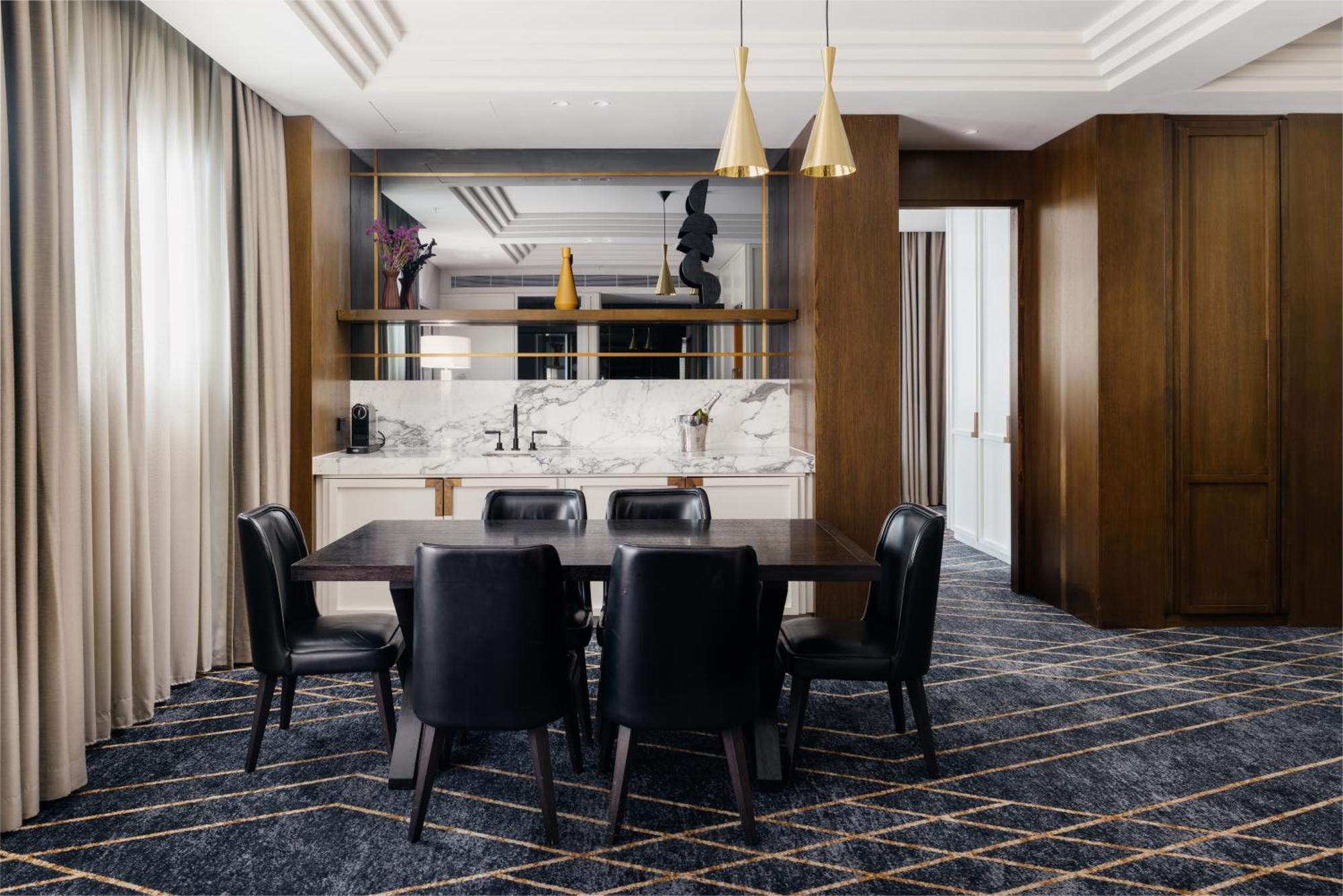 プリマス ホテル シドニー エクステリア 写真 The dining room of a suite at the hotel